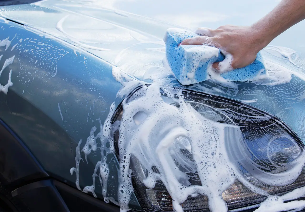 Lavare l’auto a casa? Attenzione: ecco perché rischi multe salatissime! Immagine selezionata