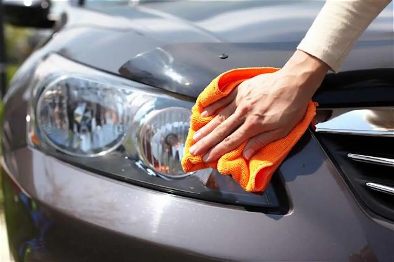 Lavare l’auto a casa? Attenzione: ecco perché rischi multe salatissime! Immagine selezionata