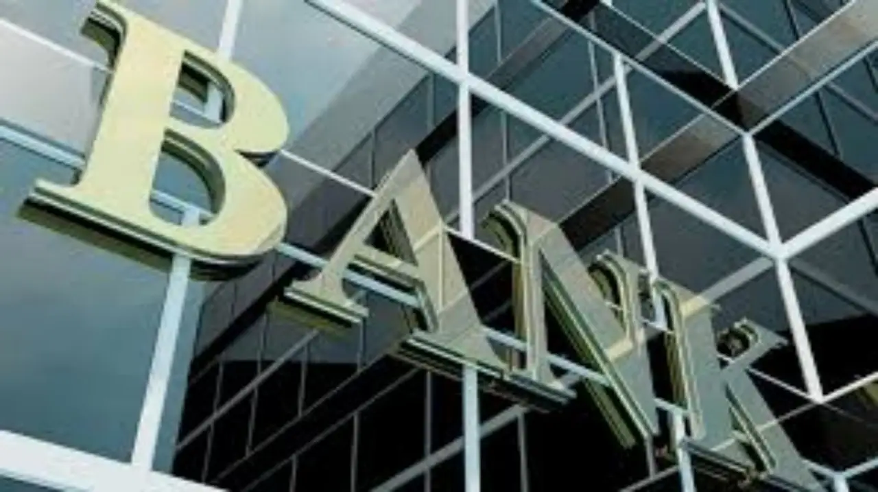 Bonifici bancari bloccati fino a martedì: ecco cosa fare per non restare senza soldi