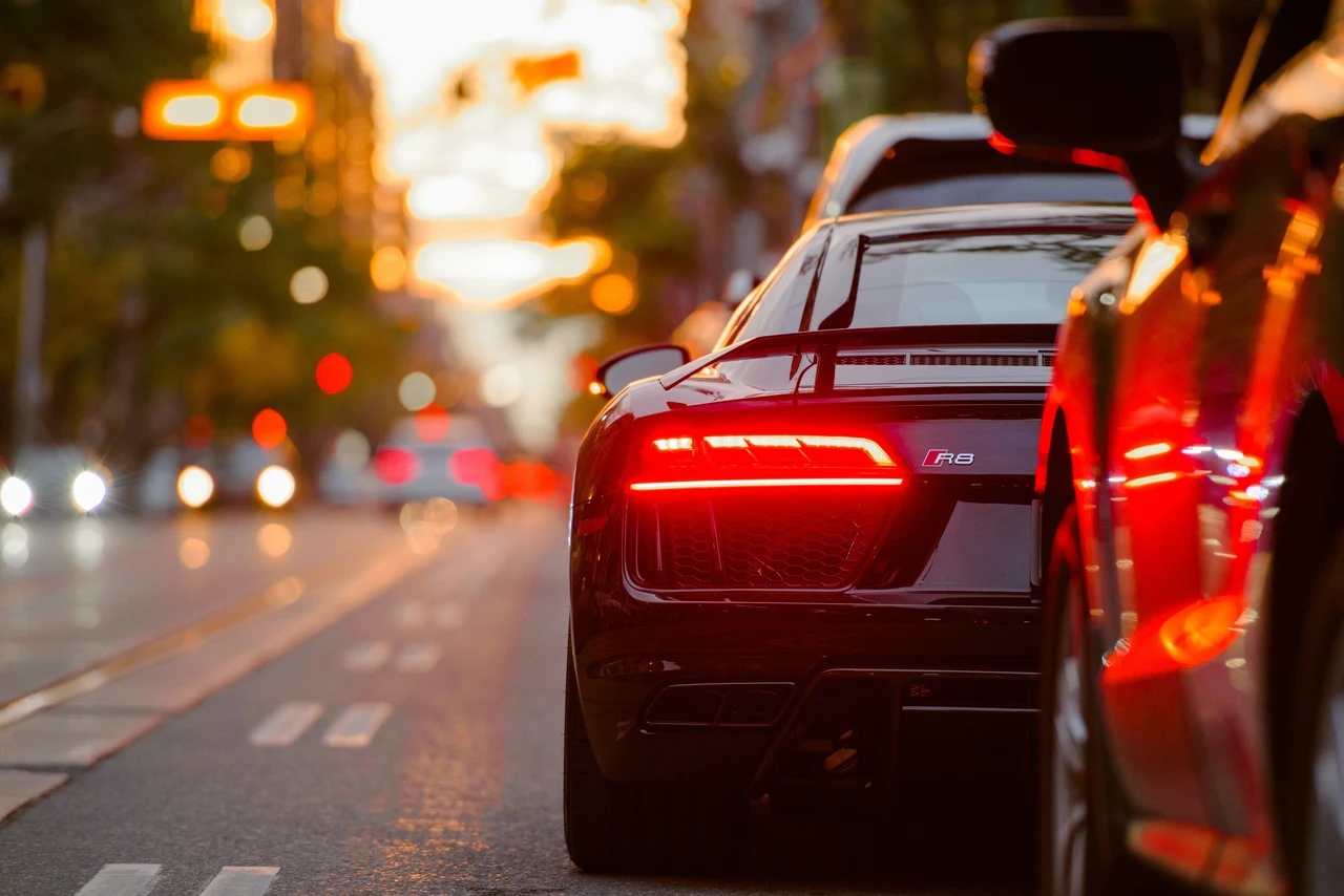 Le 10 auto di lusso che non ti svuoteranno il portafoglio: scopri il piacere senza pensieri! Immagine selezionata
