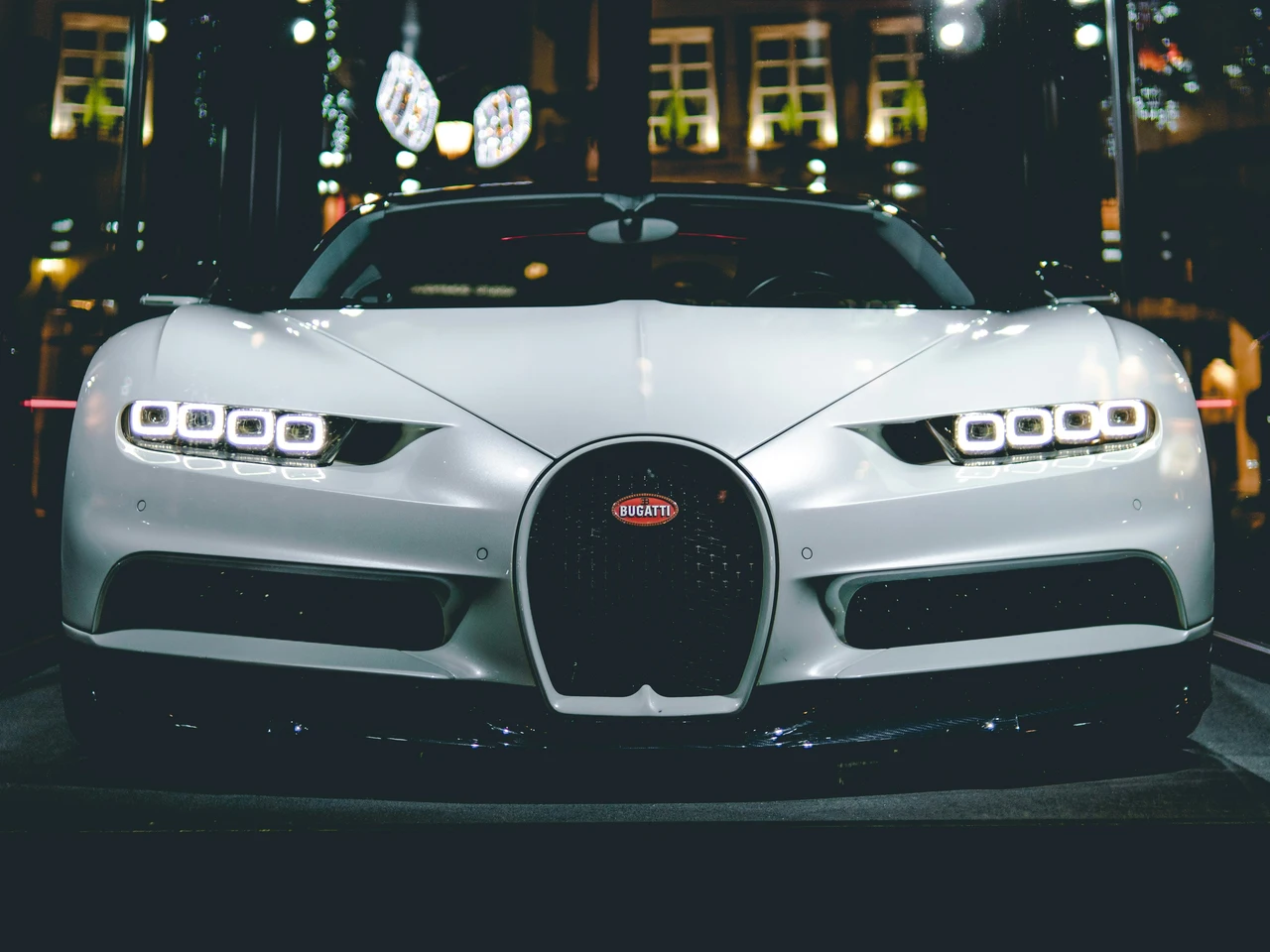Le 10 auto di lusso che non ti svuoteranno il portafoglio: scopri il piacere senza pensieri! Immagine selezionata
