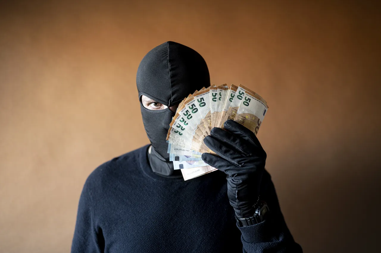 Allarme truffa in città, come funziona il raggiro che rischia di svuotare il conto