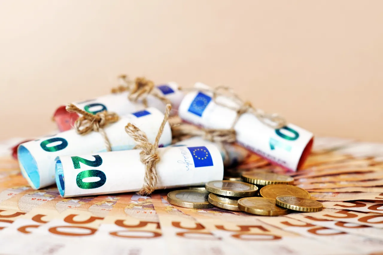 Va al supermercato per la spesa e vince una fortuna diventa milionario grazie a un colpo di sorte Immagine selezionata