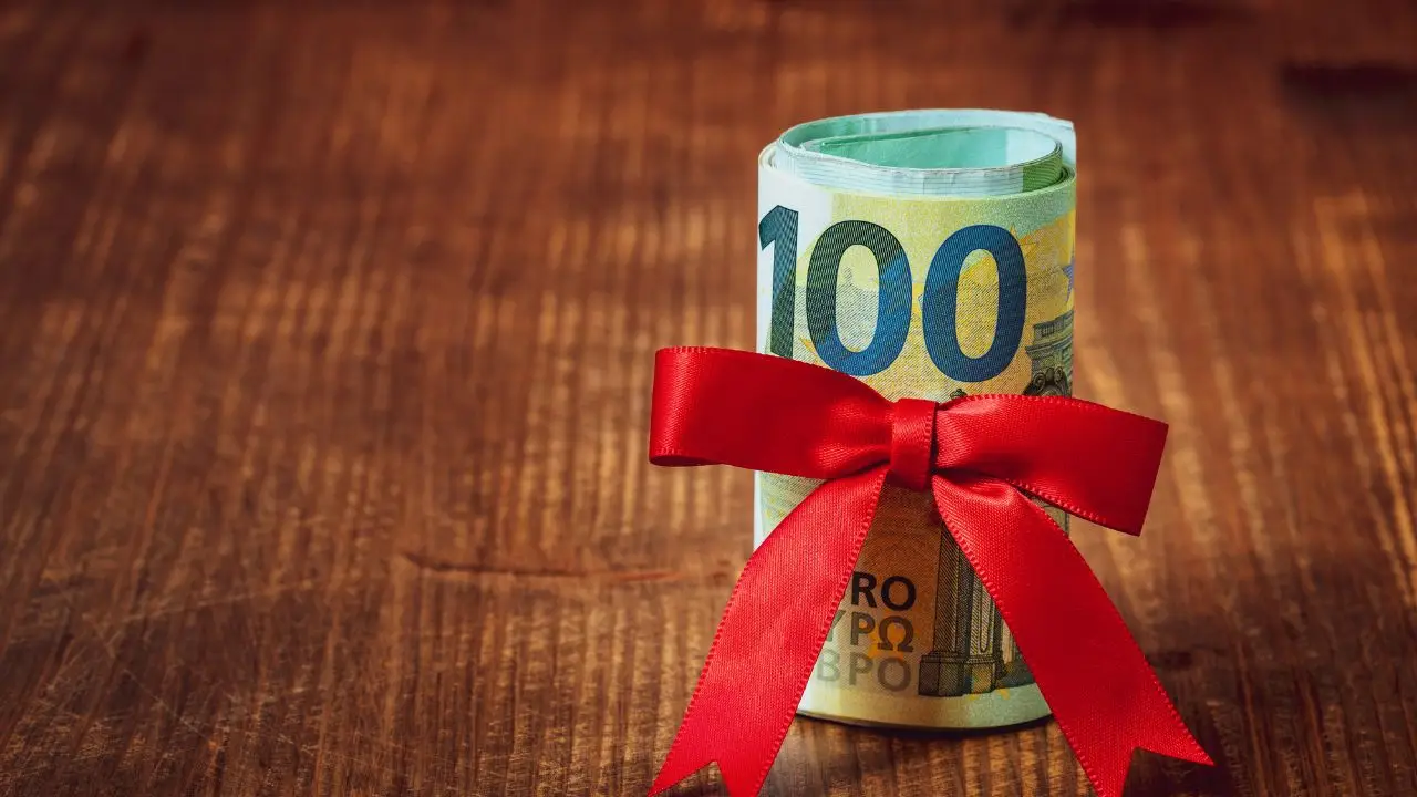 Va al supermercato per la spesa e vince una fortuna diventa milionario grazie a un colpo di sorte Immagine selezionata